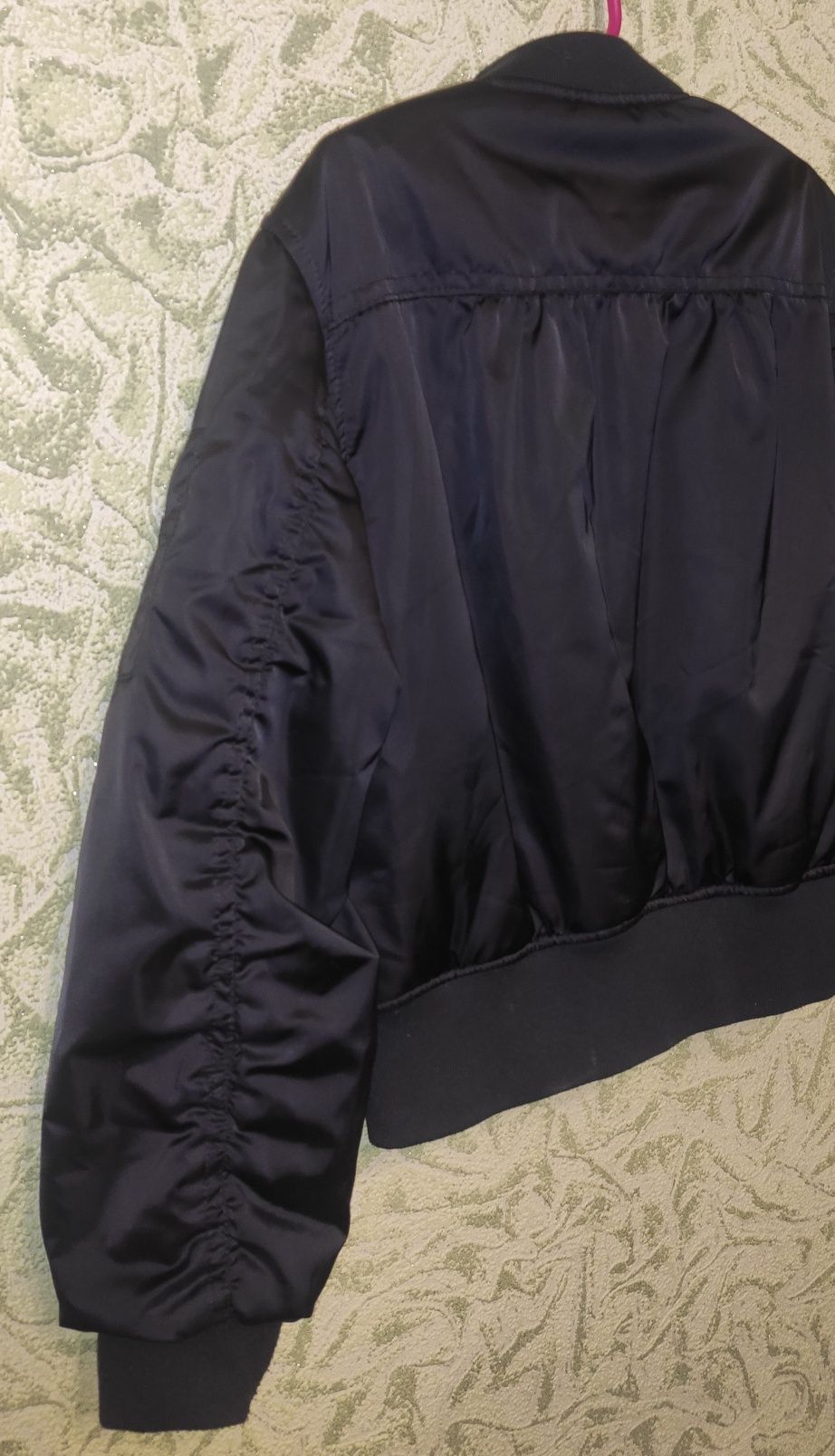 Куртка бомбер от Next 128 р. Черный бомбер. Укороченная курточка.