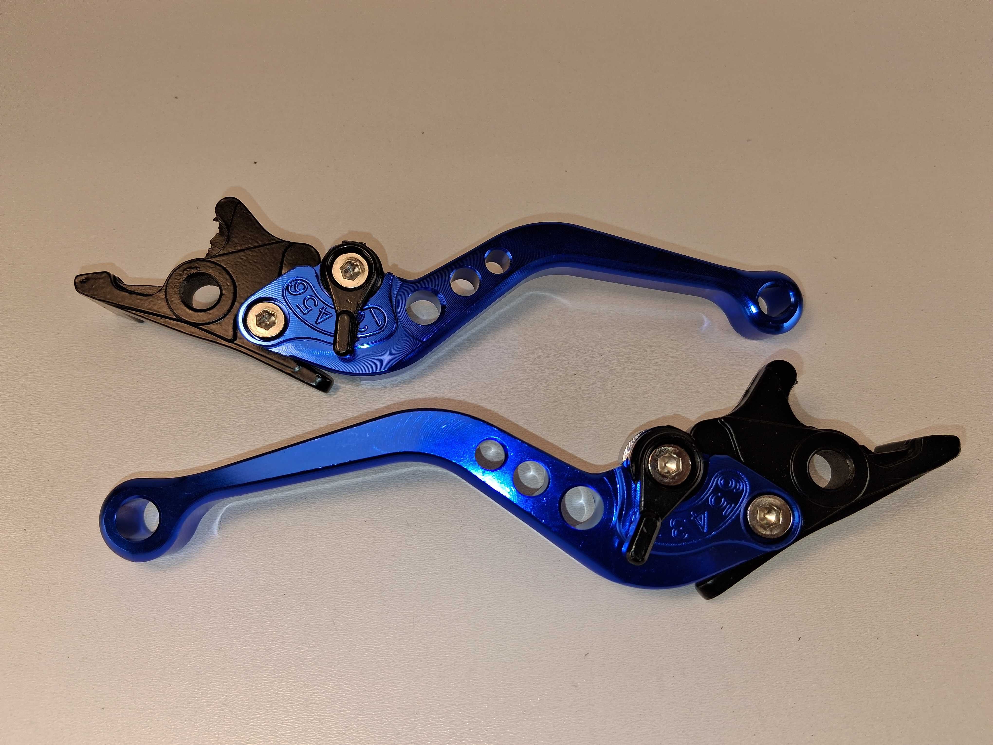 E019 Regulowane Dźwignie Hamulca Sprzęgła Niebieskie Motocykl 2 Sztuki