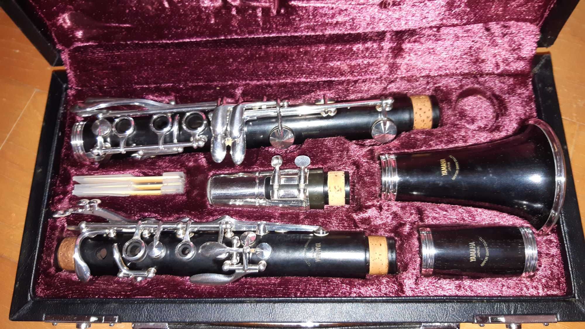 Clarinete Bb Yamaha ( madeira) YCL-62 (profissional)