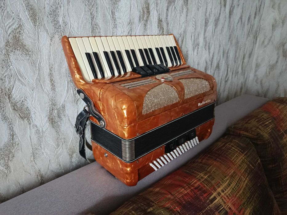 Акордеон 3/4 виробник Чехія