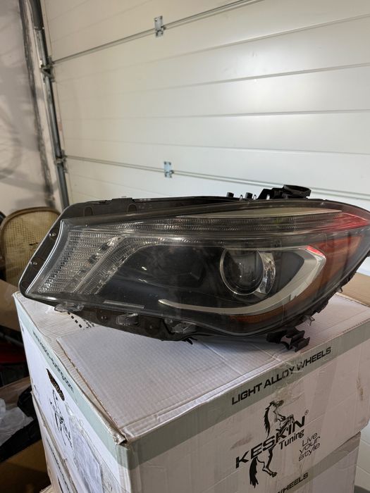Lampa lewa do Mercedesa cla w117 bixenon nieskrętny USA