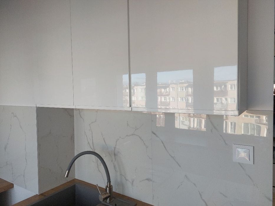 Szafy wnękowe i meble na wymiar – profesjonalne wykonanie