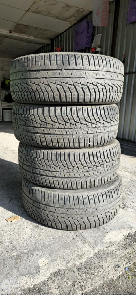 Opony zimowe Hankok 4szt 215/ 55/ 16 w dobrym stanie