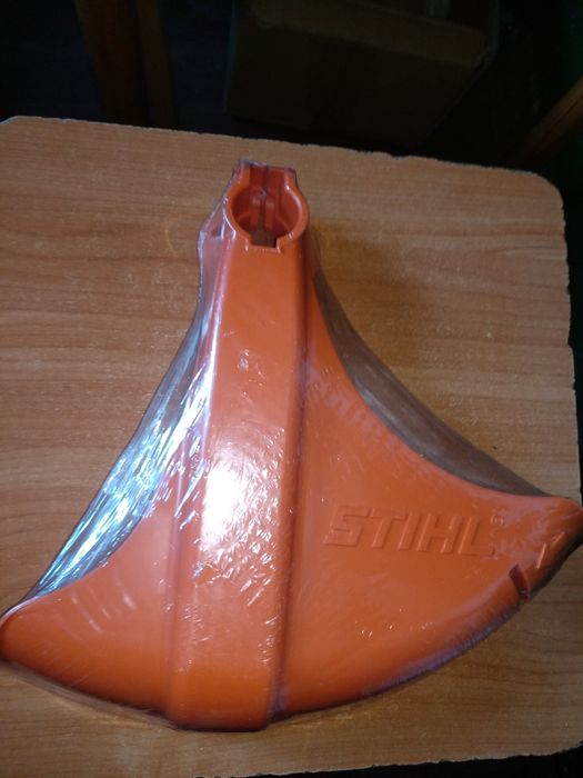 Защитный кожух мотокосы  Stihl FS 38 + нож