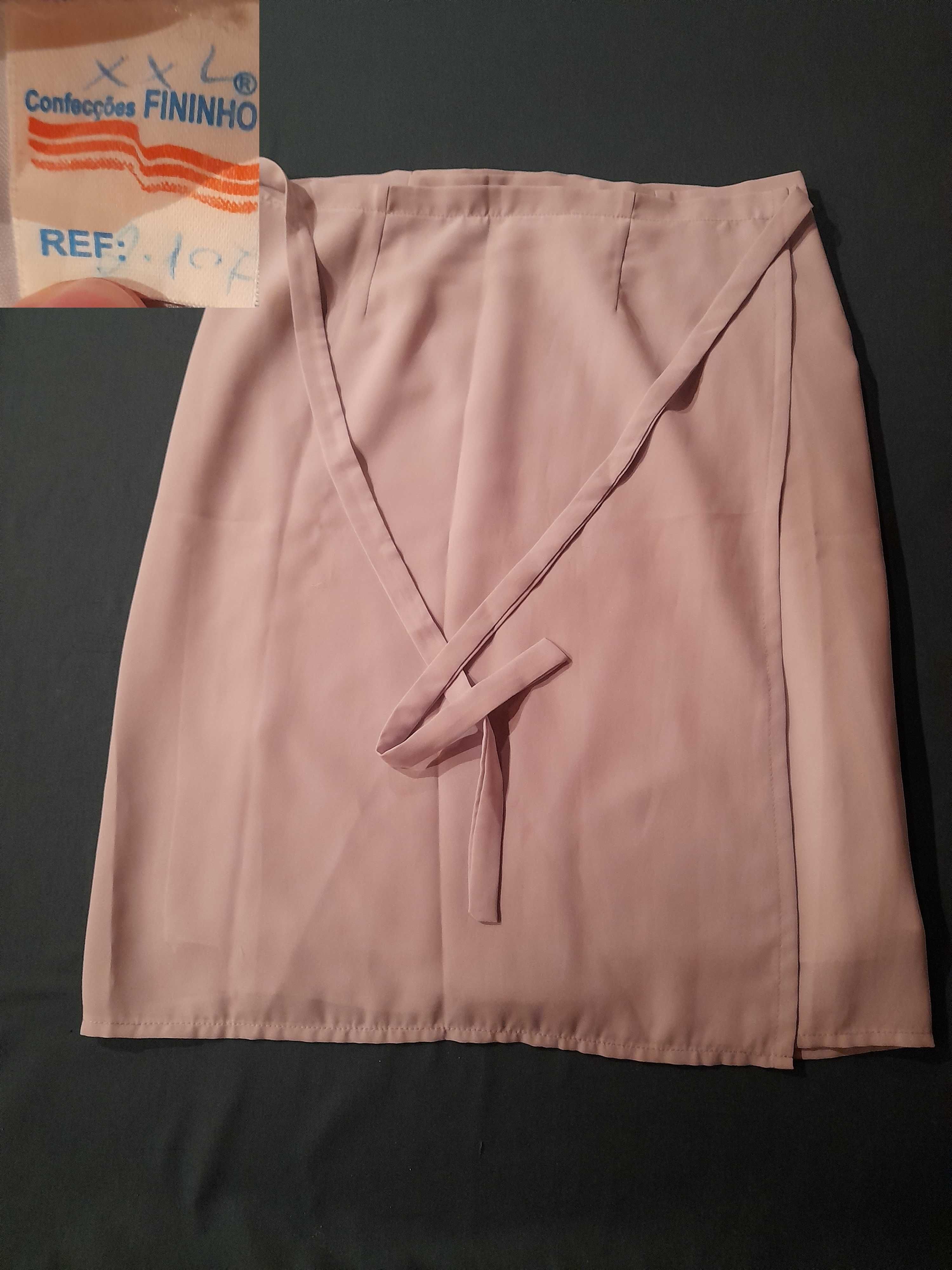 Roupa variada tamanho XL