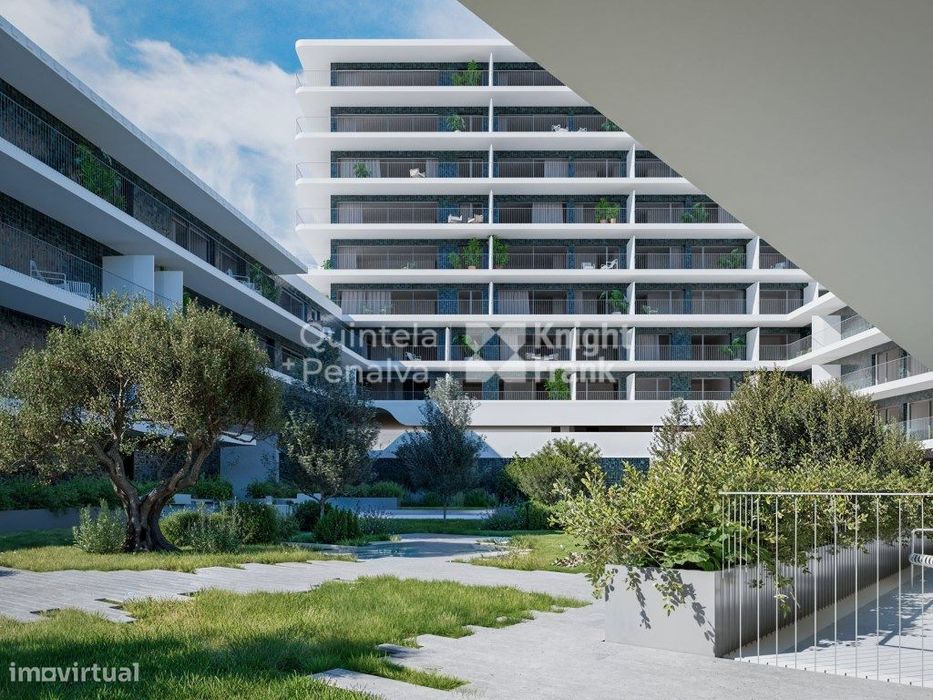 Apartamento T3 com varanda e piscina comum, Setúbal