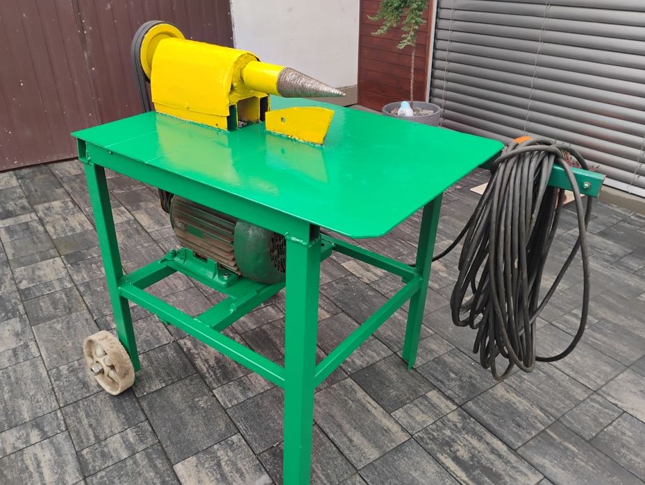 Świder łuparka rębak do drewna rozdrabniacz