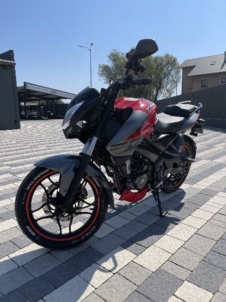 Bajaj Pulsar 200 NS, 2018 рік | Гарний стан

Продам Bajaj Pulsar 200 N