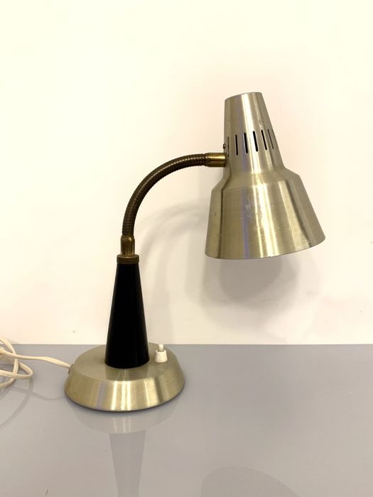 Retro lampka biurkowa - Gemi Szwecja lata 60-te kolor złoty Vintage