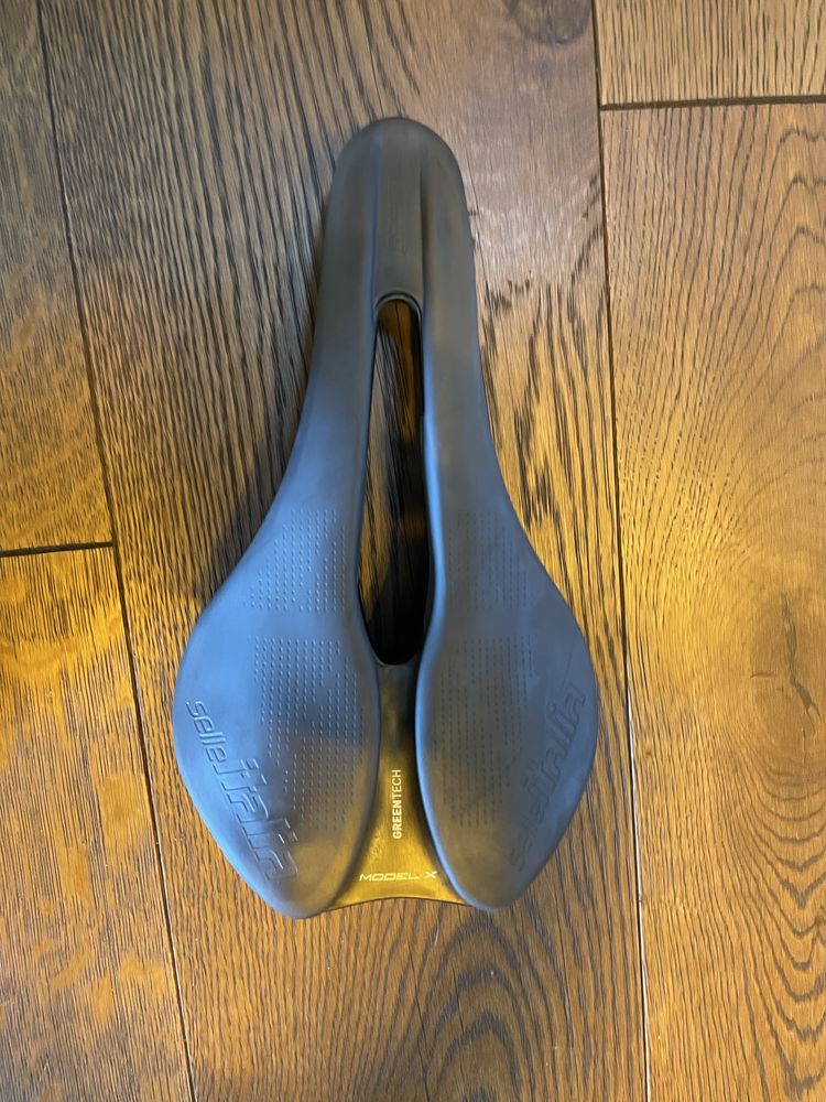 Siodelko szosowe Selle Itallia alu model X jak nowe