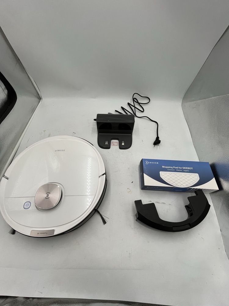 Robot sprzatajacy DEEBOT OZMO T8