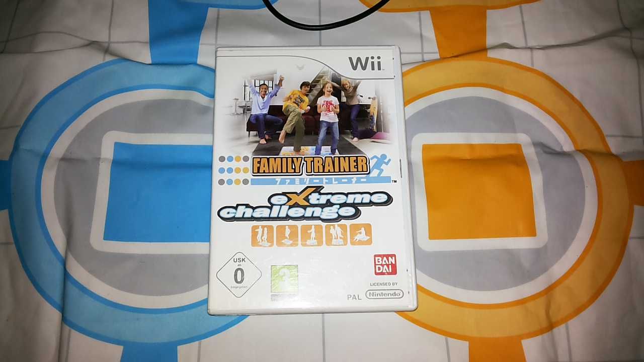 Wii  - Jogo Family Trainer Extreme Challenge + Tapete