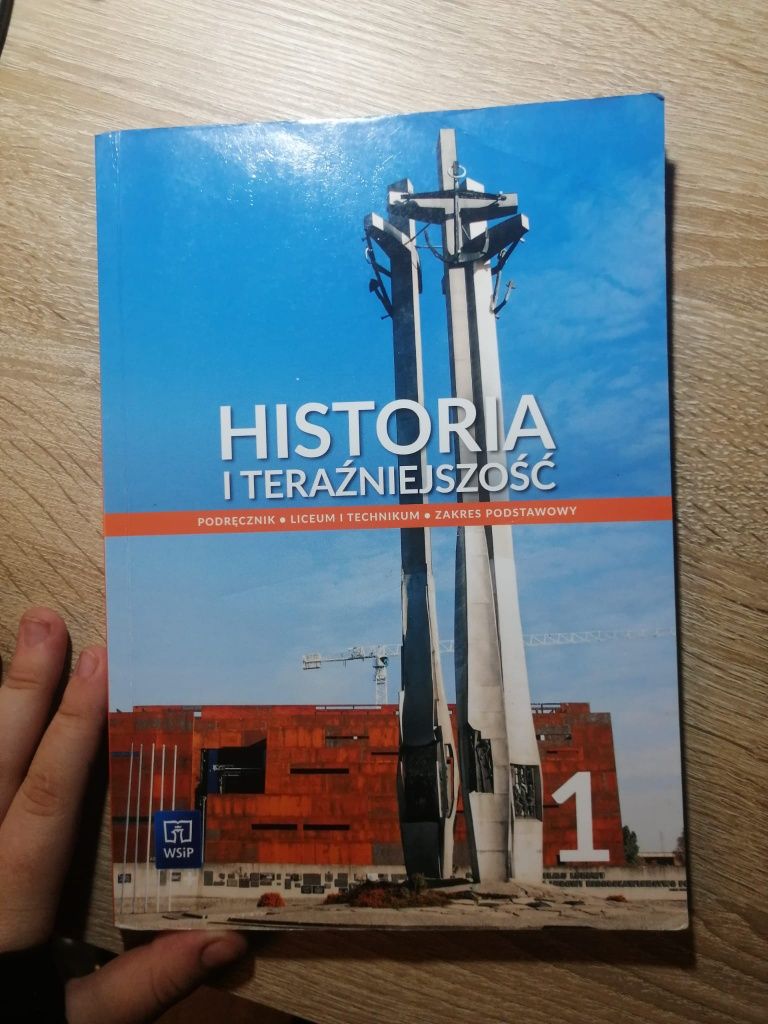 Podręcznik Historia i teraźniejszość do pierwszej klasy technikum