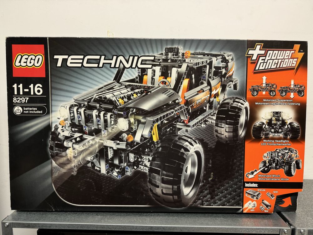 Lego Technic 8297 - 4x4 Jeep offroad (power functions)