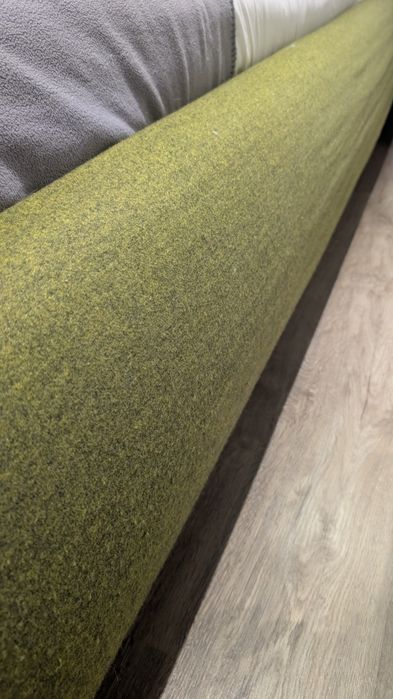 Cama 160x200cm IKEA capa verde com estrado