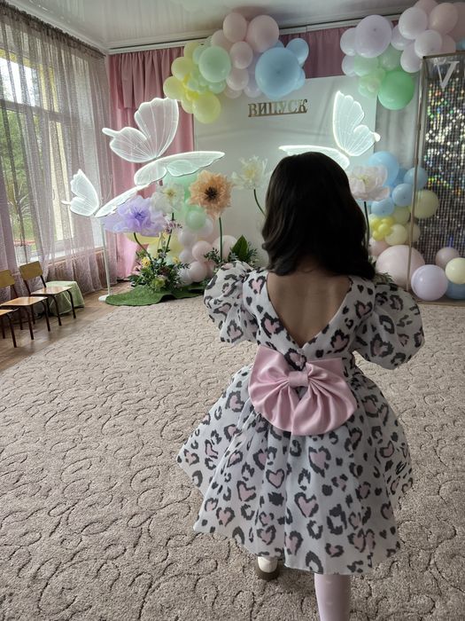 Святкова сукня на дівчинку