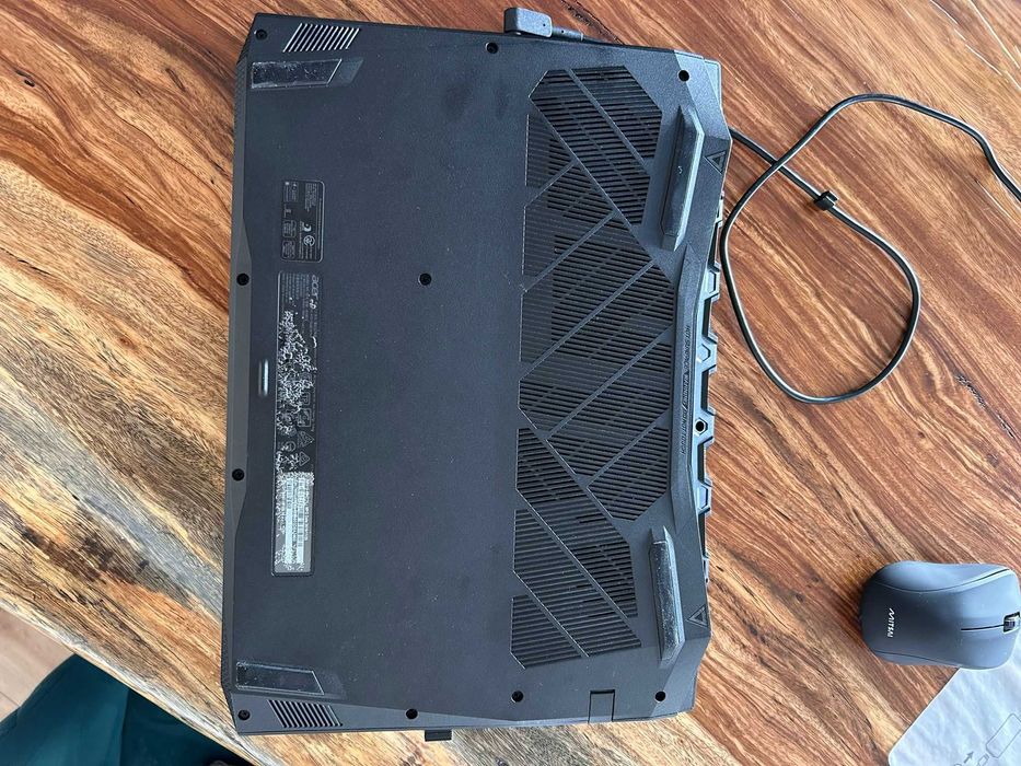 Portatil Gaming ACER Nitro  5 GTX 1650 I7-9750H 8Gb RAM 700Gb SSD