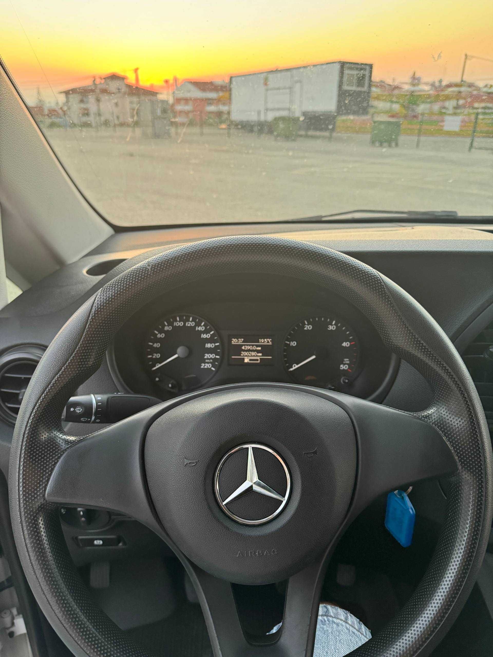Mercedes-Benz Vito 111