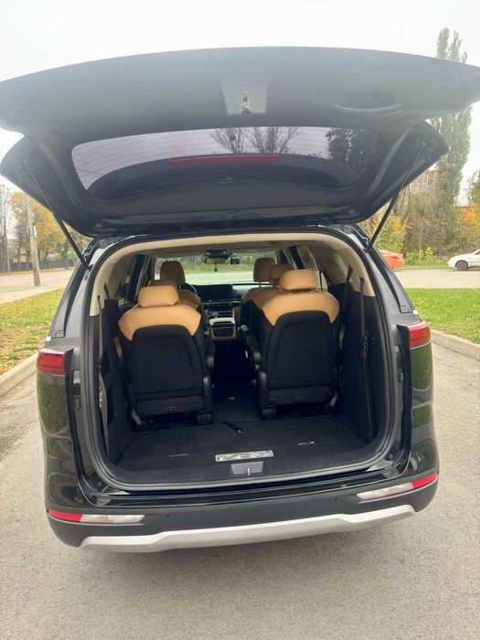 Kia Carnival 2021 2.2 дизель чорна