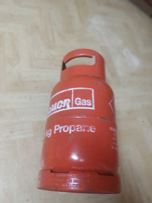 Butla na propan-butan do przyczepy kempingowej.
