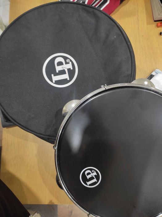 Pandeiro para tocar no samba/pagode em ótimo estado.