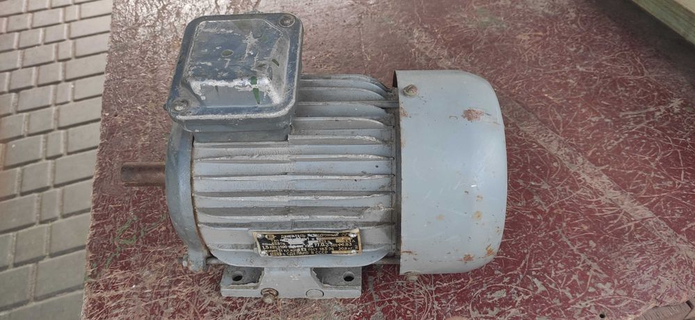 Електродвигун 3-х фазний 1,5 квт-1400 об. діаметр валу-22мм.