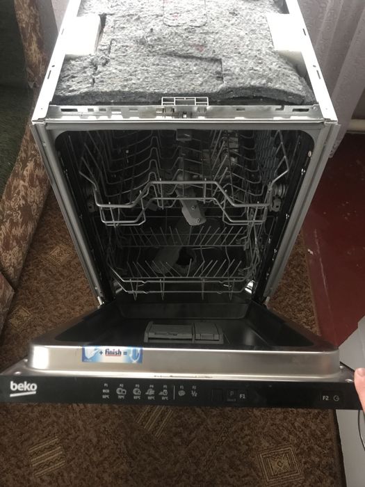 Вбудована посудомийка Beko 45cm