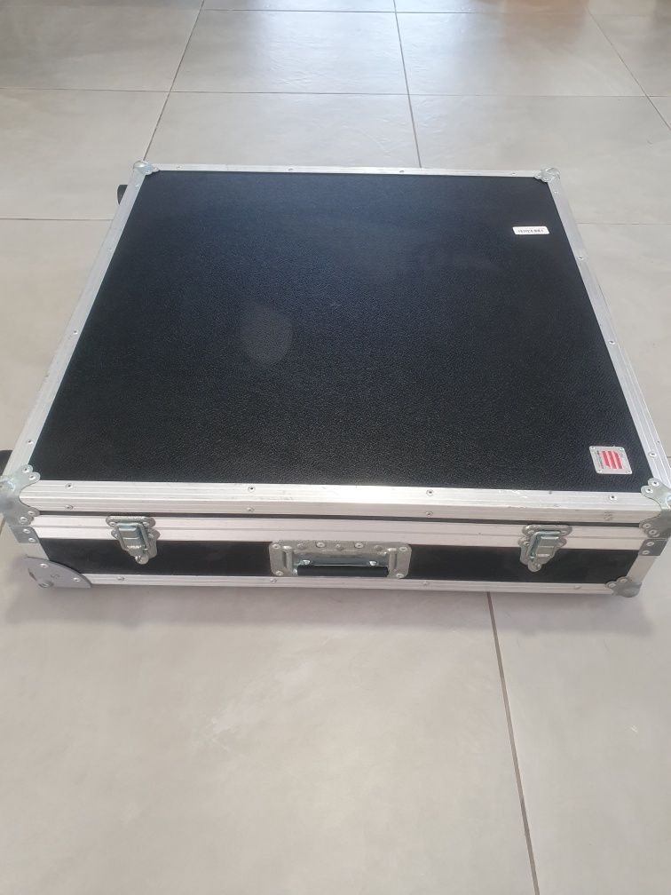 Flight case como nova