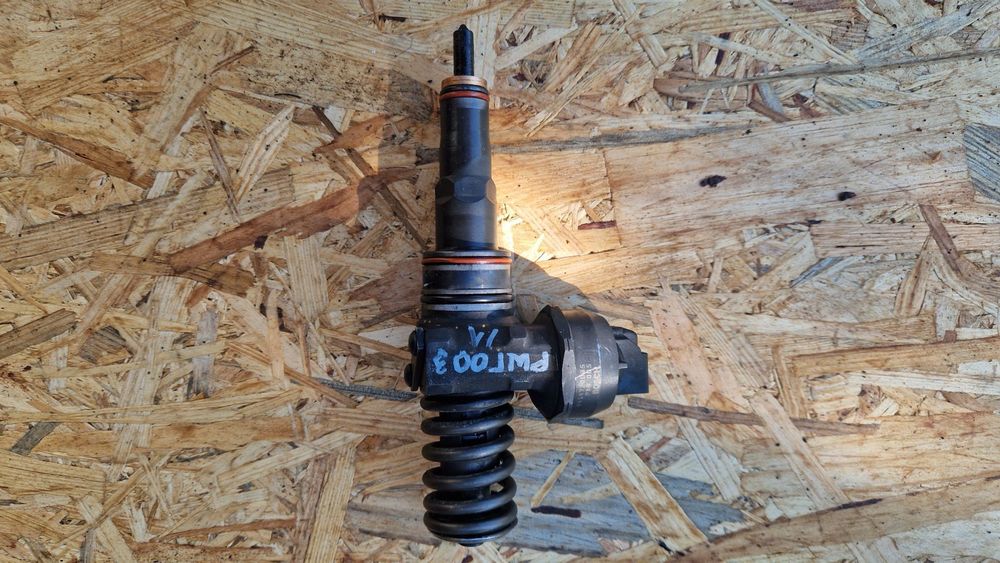 VW AUDI POMPO WTRYSK POMPOWTRYSKIWACZE BOSCH 0414720035 045130073T