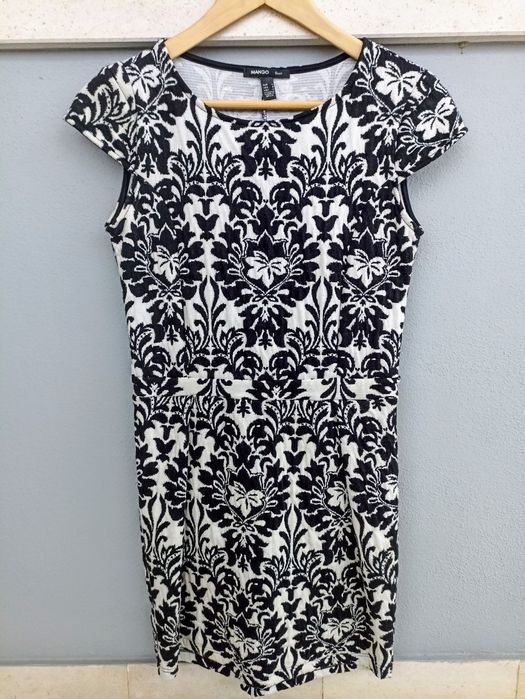 Vestidos e macacões - tamanho M