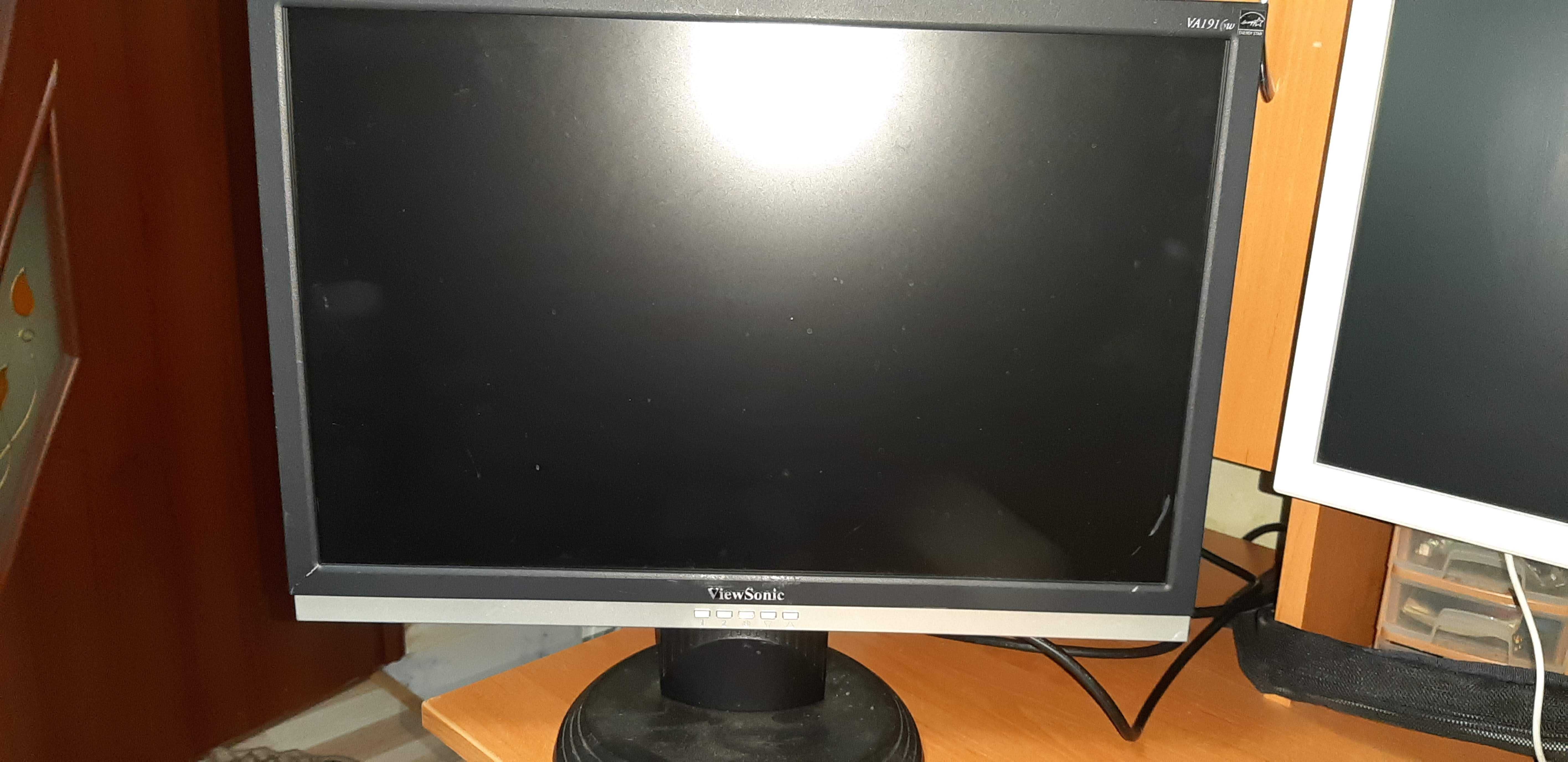 Монітор 19" ViewSonic VA1916w Black