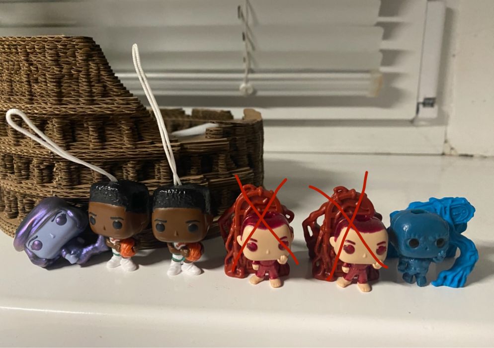 Фігурки дивні дива kinder joy fanko pop