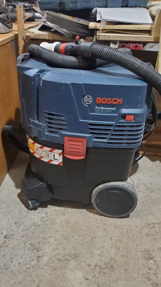 Строительный пылесос Bosh Caz 35L