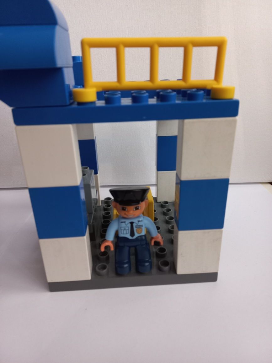 Miks klocków Komisariat policji Lego Duplo