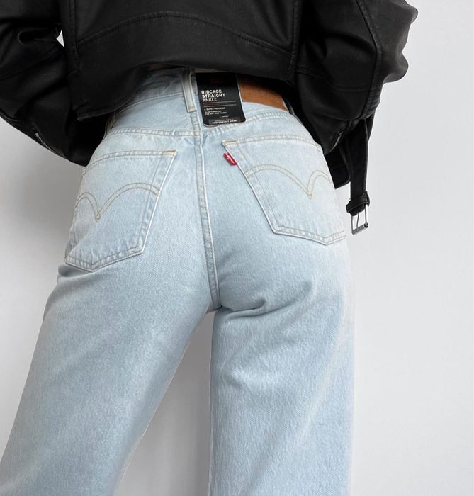 Блакитні прямі джинси Levis розмір 25,26,27
