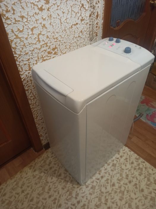 Hotpoint Ariston 5кг. и 1000об. Италия.