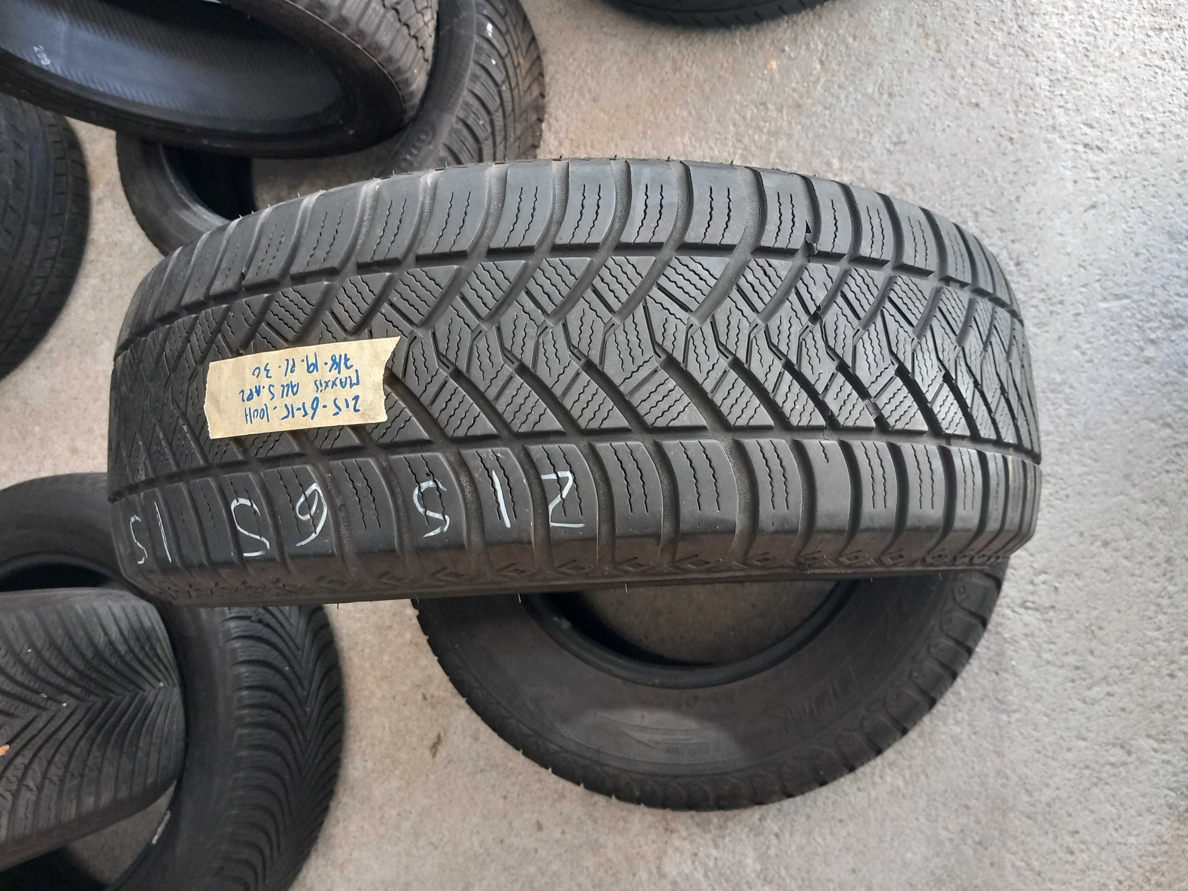 2 pneus 215/65R15 seminovos