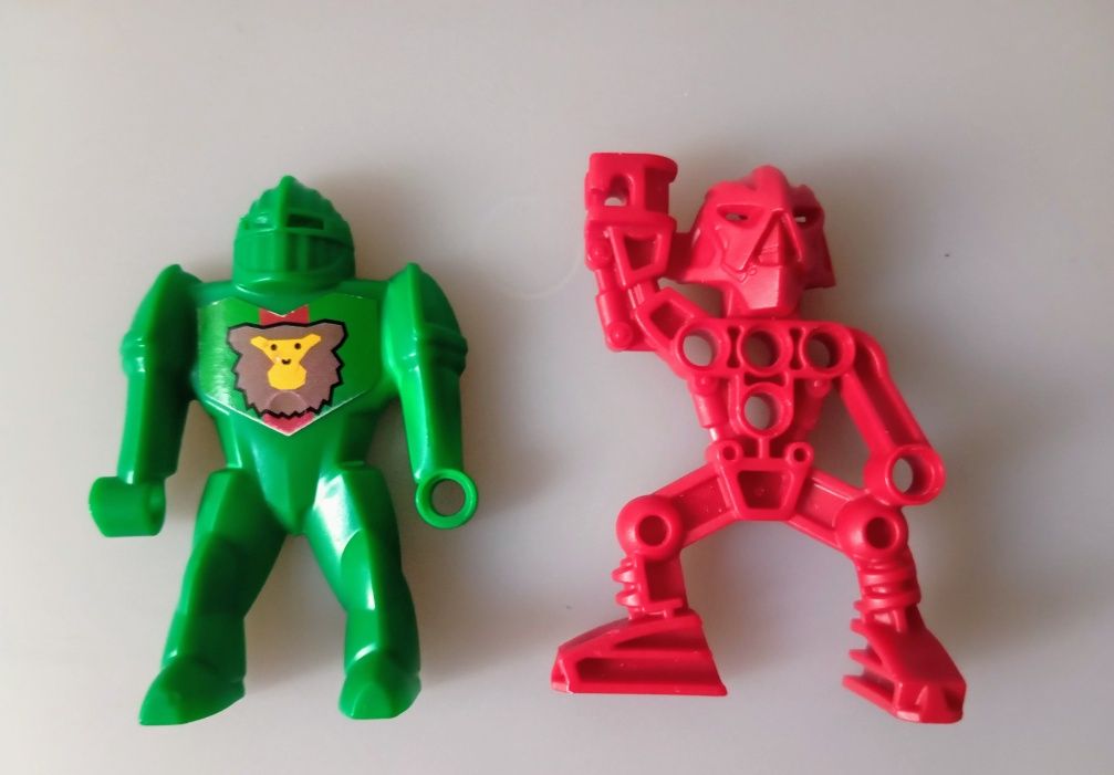 Bonecos Lego peças.