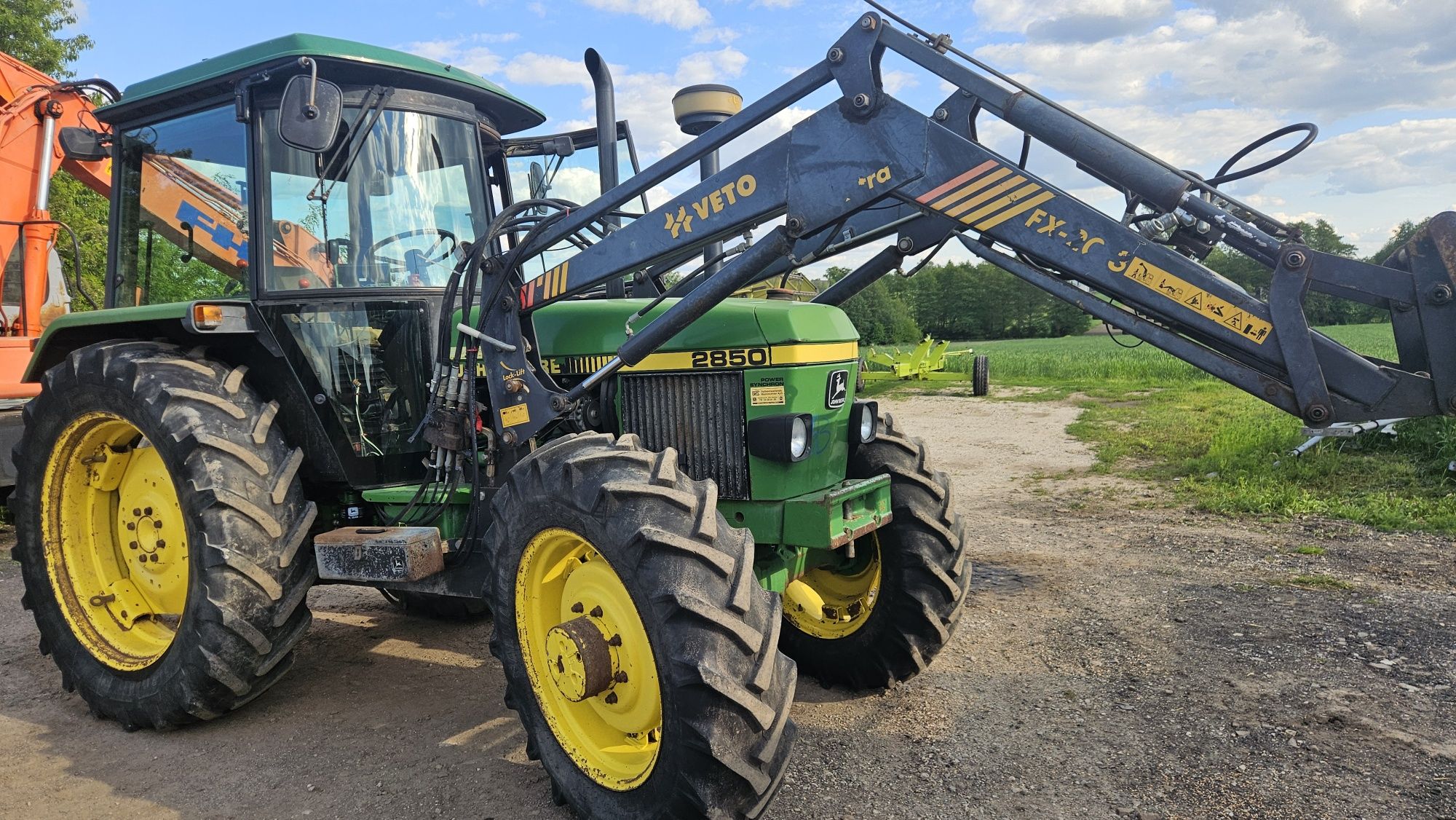 John Deere 2850 4x4