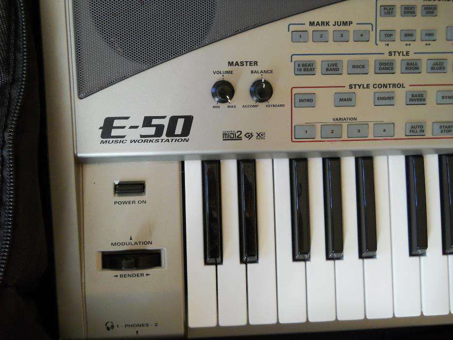 Roland E-50 синтезатор