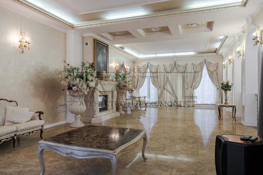 Продажа 3-этажного дома в Киеве, Печерский р-н, Царское село.