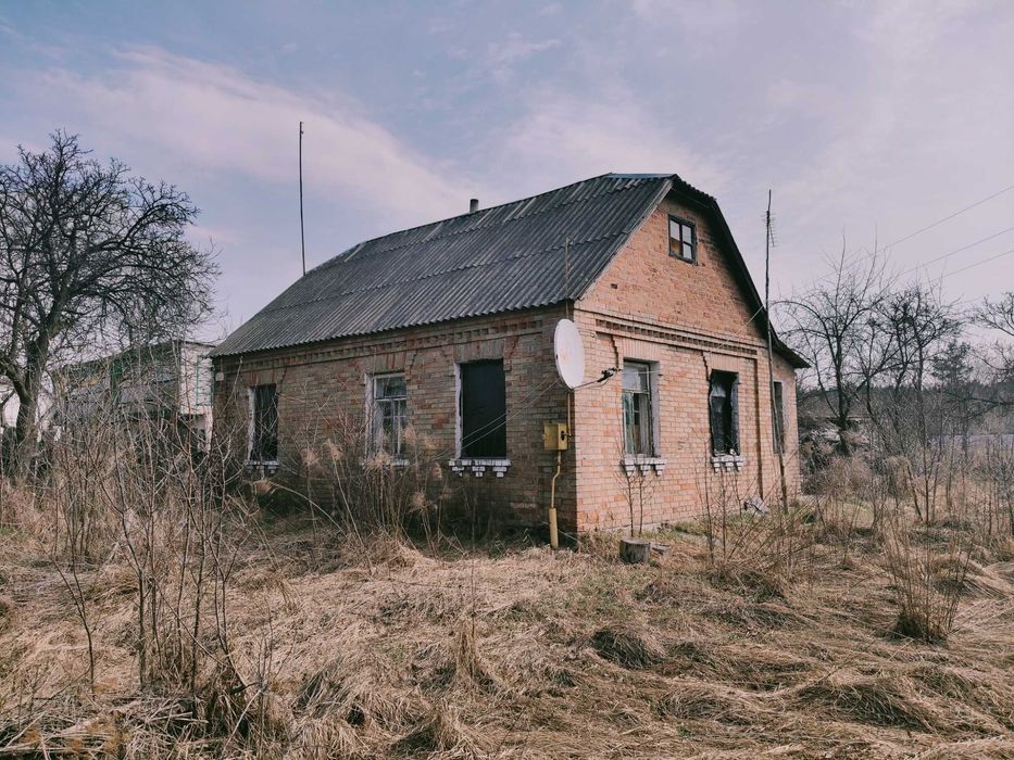 Бабинці - продам будинок цегляний з великою ділянкою !
