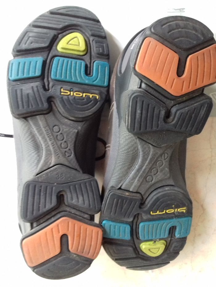 Buty ECCO BIOM r.38