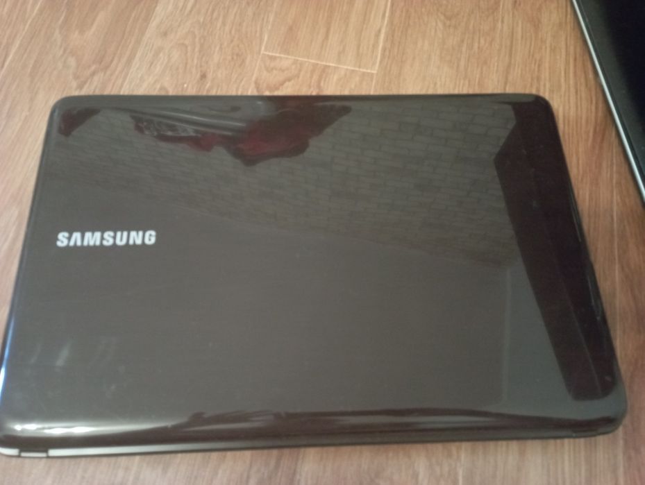 Laptopy Asus Samsung