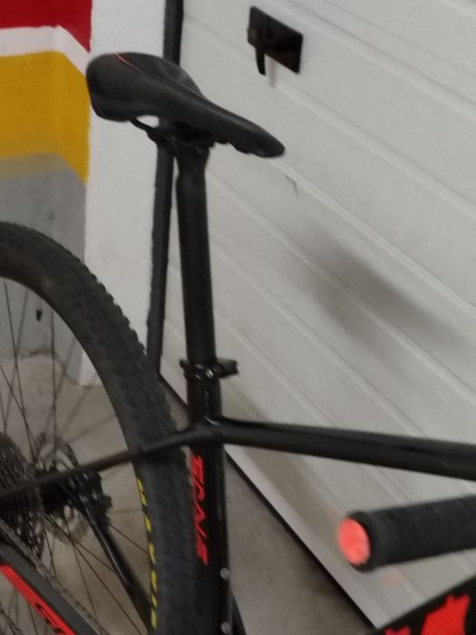 799€Scott scale 925 carbono
Suspensão Fox com bloqueio.
Transmissão gx