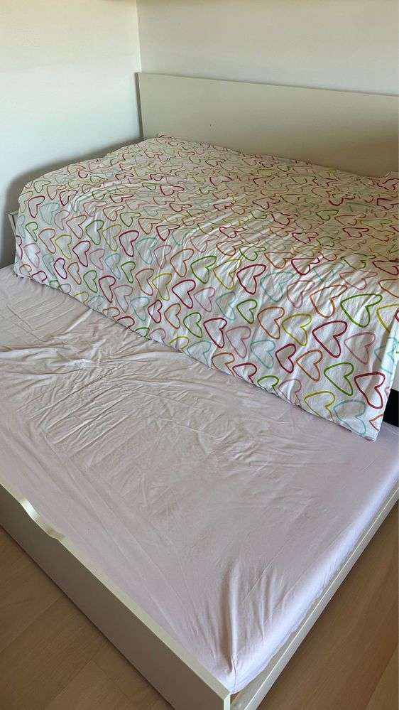Cama de solteiro IKEA com gaveta