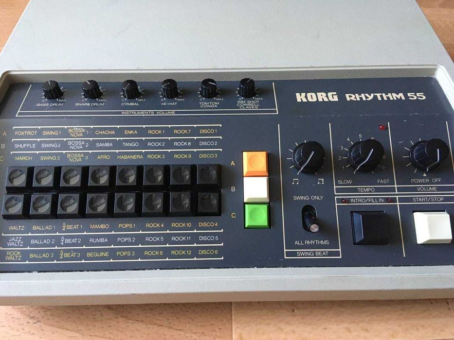 Аналогова драм машина Korg KR-55