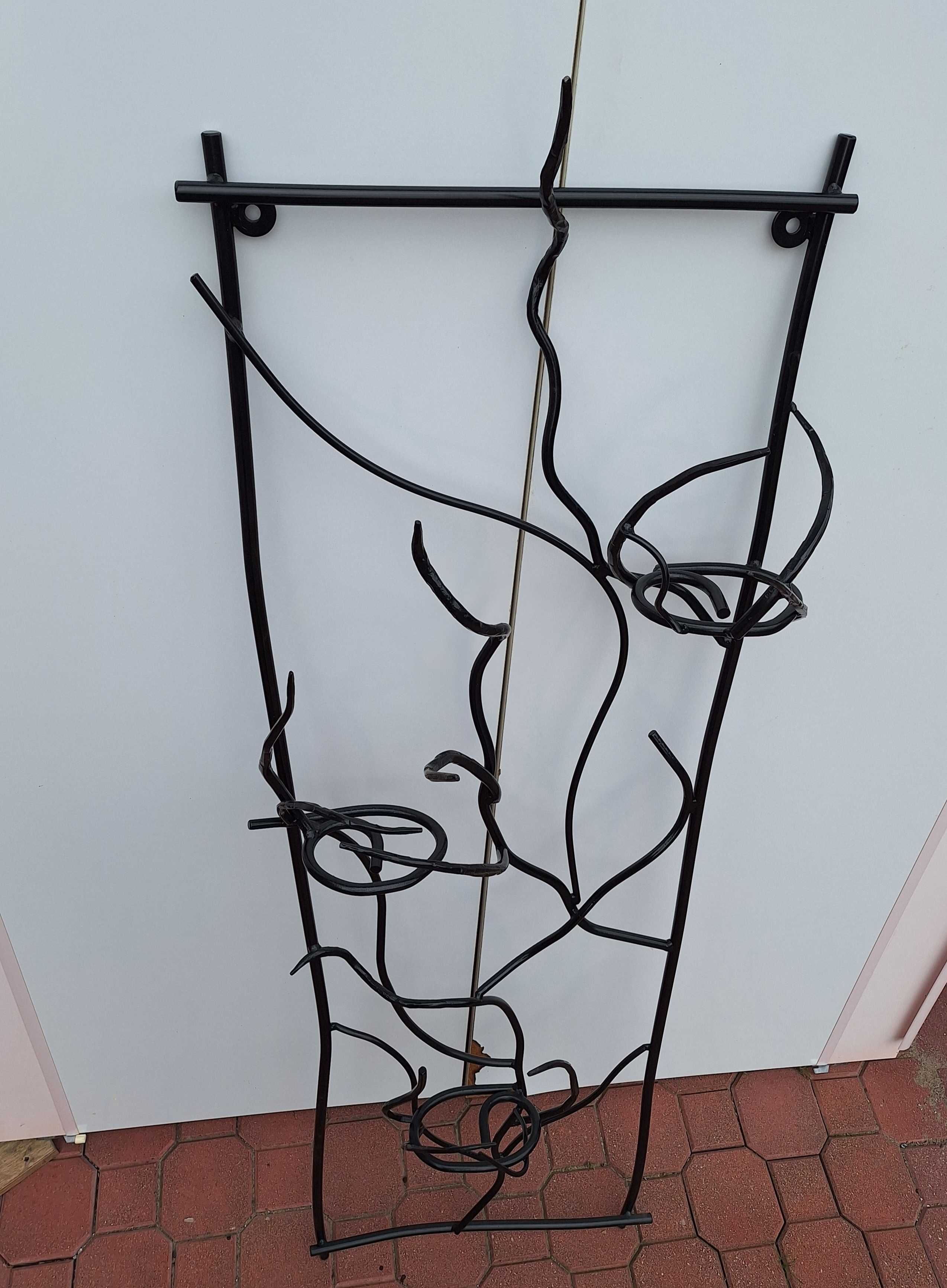 Ręcznie kuta pergola z podstawkami na doniczki – stal, czarny półmat