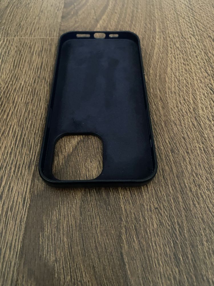 Etui na iphone 13 z silikonu