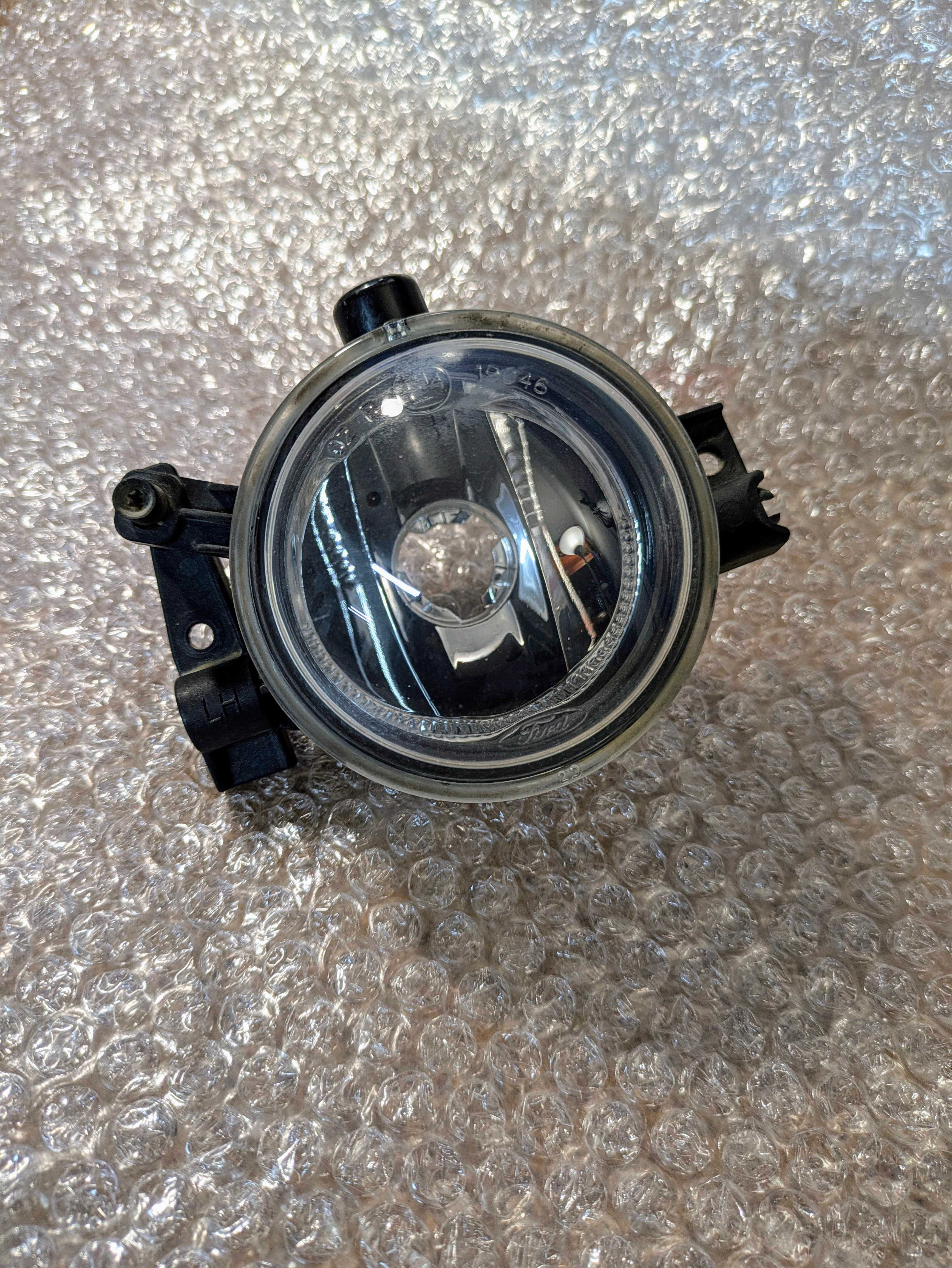 Ford Focus II farol nevoeiro frente esquerdo